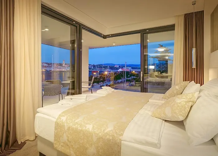 Hotel Maritime